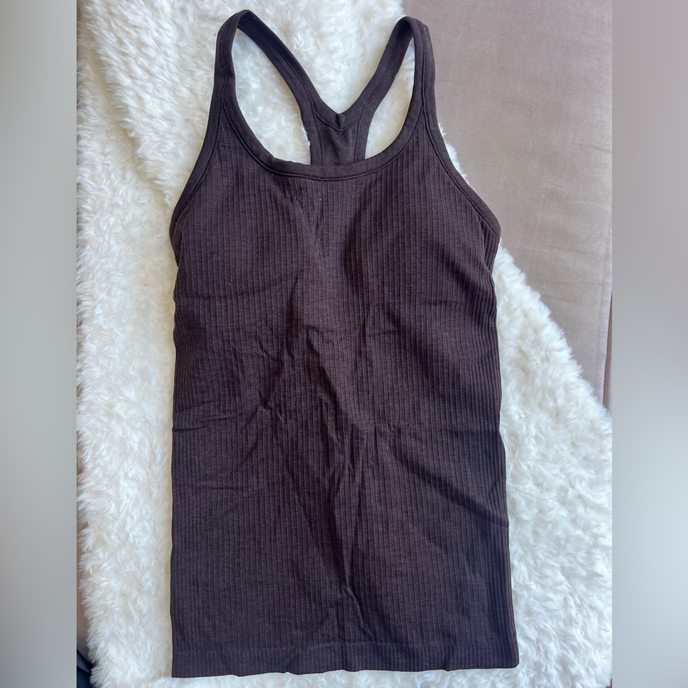 Ebb to Street Tank size 4